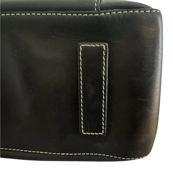 GIVENCHY Black Calfskin Leather Two Pocket Front Women's Boho Shoulder Bag - Picture 4 of 11